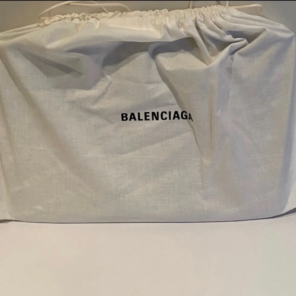 Balenciaga Black and White Logo Pouch - Picture 3 of 5